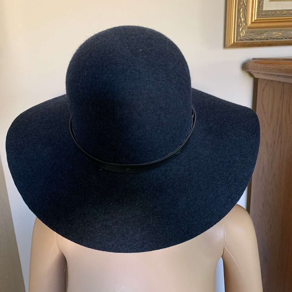 Hat - Picture 2 of 3